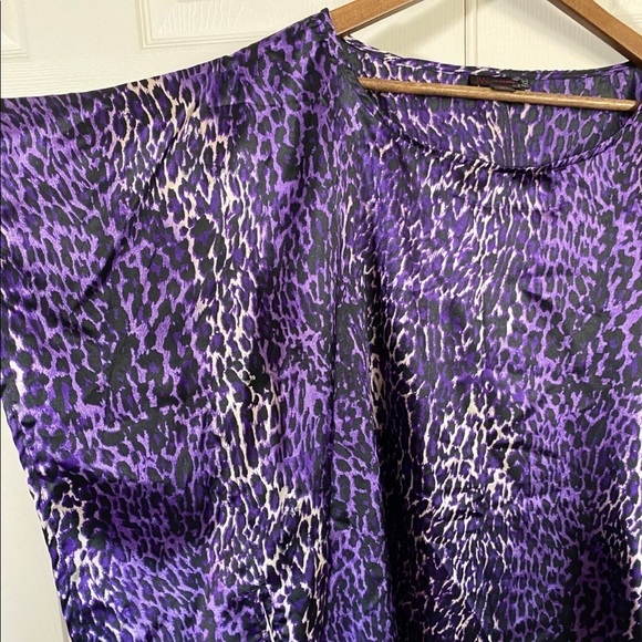 JW Woman - Purple Satin Leopard Print Poncho - Picture 2 of 9